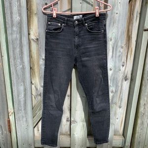 ZARA- BLACK HIGH WAIST SKINNY JEAN